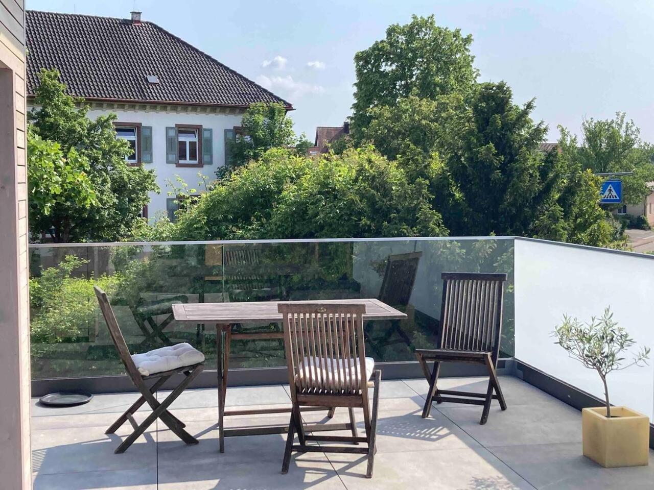 Neues Penthouse-Loft Mit Konuskarte Fuer Gratis Oepnv Apartment Ehrenkirchen Exterior foto
