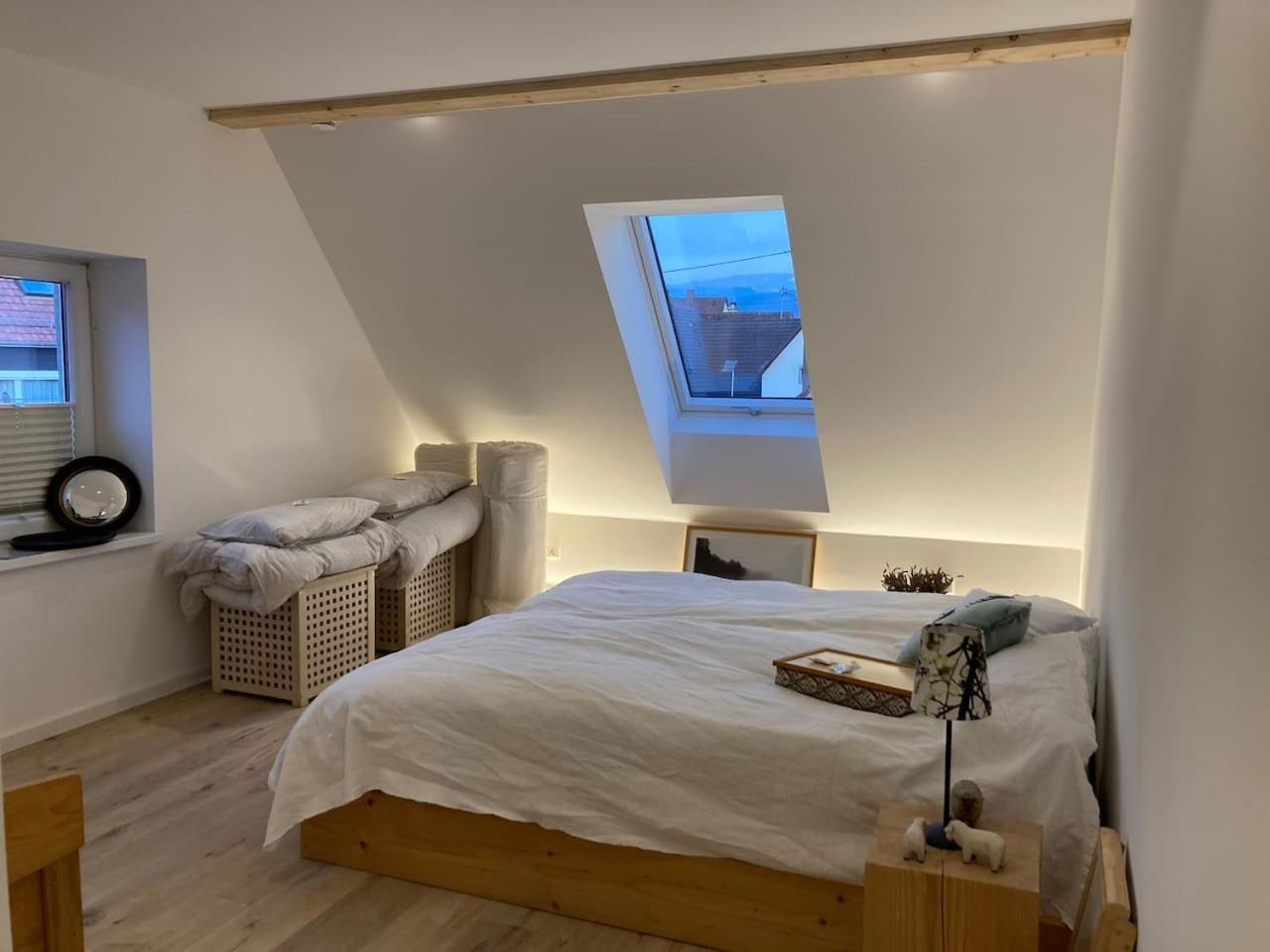 Neues Penthouse-Loft Mit Konuskarte Fuer Gratis Oepnv Apartment Ehrenkirchen Exterior foto